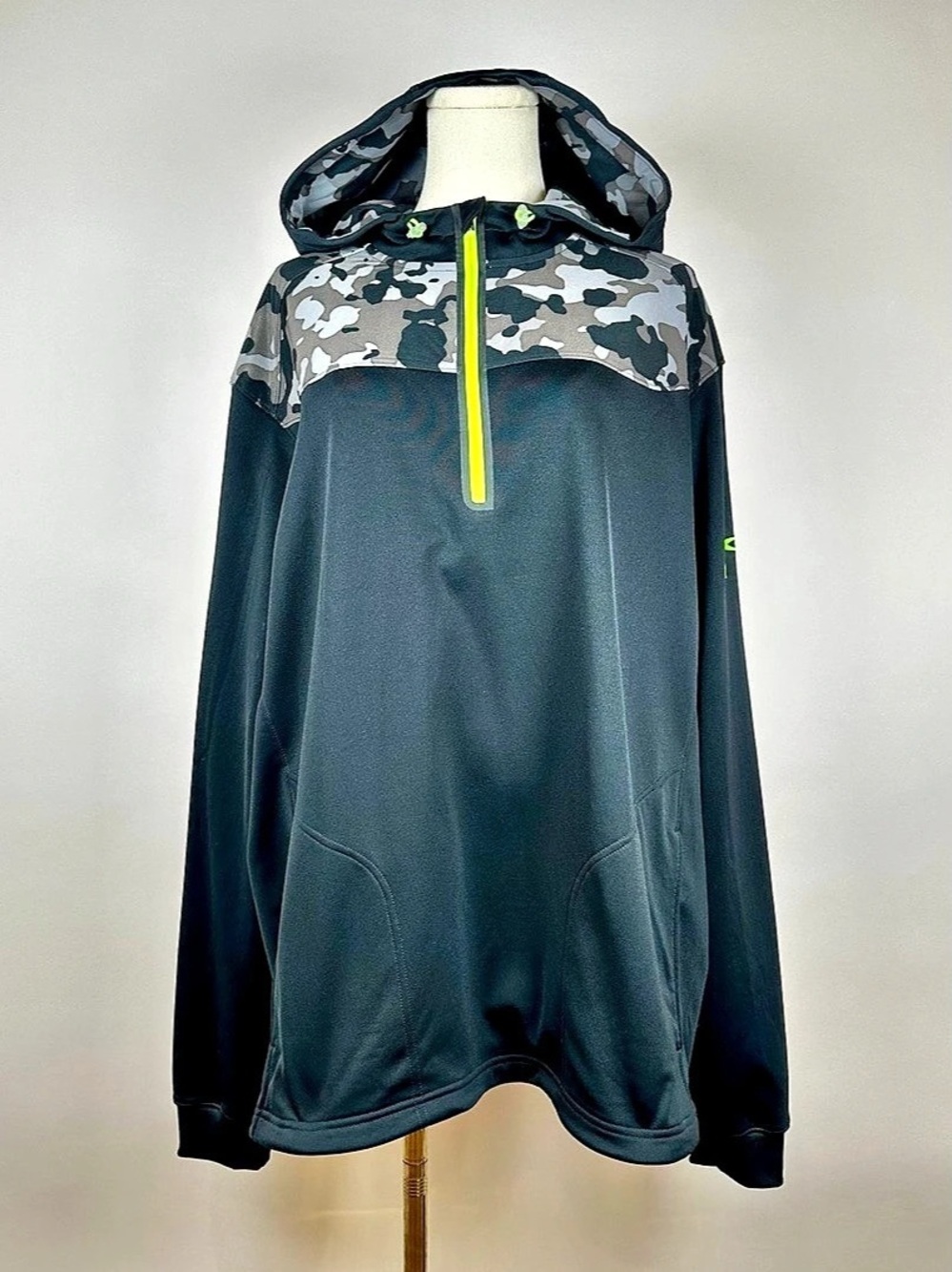 Under Amour Hoodie Loose Black Camo Green Logo 1/4 Zip Pullover, Size XL